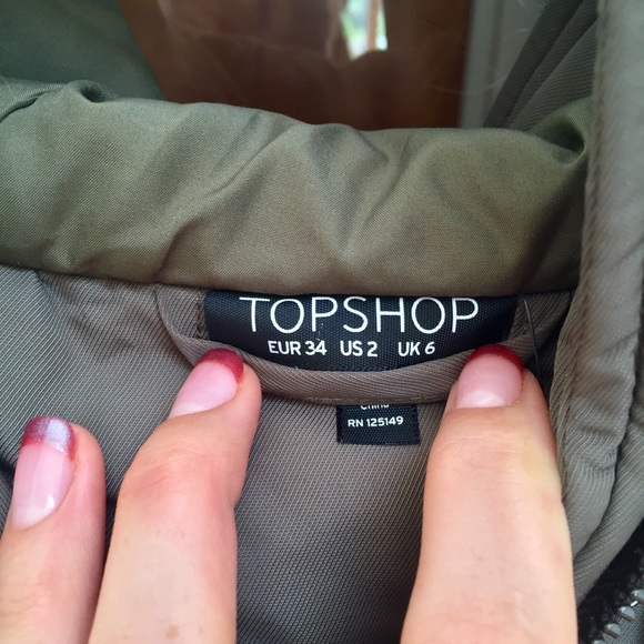 ✨SOLD✨ TopShop ‘Monty’ faux fur trim parka - Picture 7 of 7